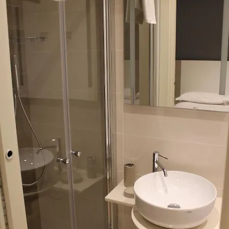 ホテル Augusta カモーリ